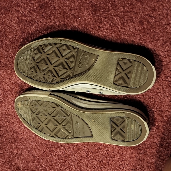 White converse - Picture 2 of 3